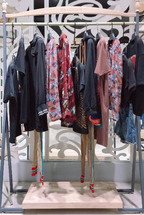 【me.joy欧货19春夏时尚潮牌精品女装品牌折扣货源批发拿货走份】- 
