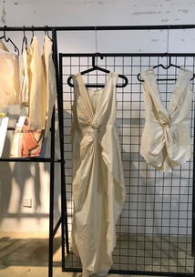 晓 资讯 时尚产品设计系2017 2018 下 课程展专题之16级艺术服装设计