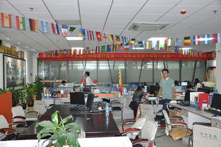 夏季时尚之选 广州白云区大型制衣厂推出宽松蝙蝠袖A字套裙与鞋帽系列